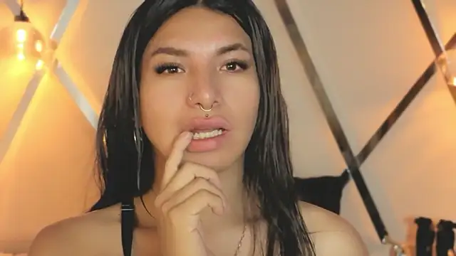 MeelFox online show from March 14, 2026, 12:32 pm