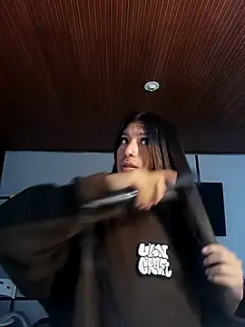 MeelFox online show from March 26, 2026, 12:22 pm