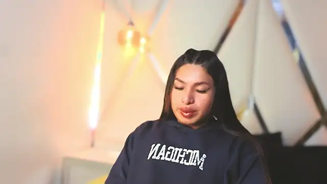 MeelFox online show from March 31, 2026, 12:49 pm