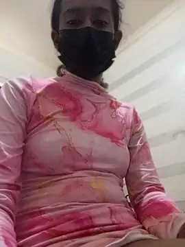 Snapshot of loveofpetitegirls34 chatting on June 2, 2026, 11:12 am loveofpetitegirls34 online show from June 2, 2026, 11:12 am