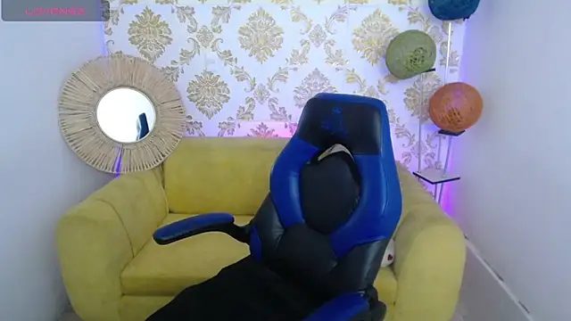 ALISS M  online show from February 9, 2026, 10:25 pm