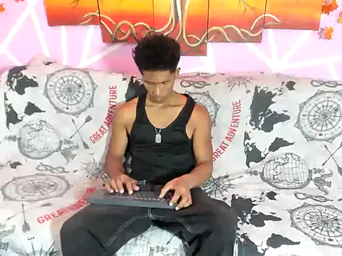 Snapshot of Yoel_hot2004 chatting on February 5, 2026, 5:28 pm Yoel hot2004 online show from February 5, 2026, 5:28 pm