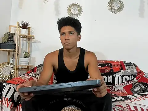 Snapshot of Yoel_hot2004 chatting on February 13, 2026, 7:32 pm Yoel hot2004 online show from February 13, 2026, 7:32 pm