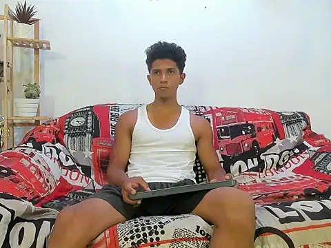 Snapshot of Yoel_hot2004 chatting on February 14, 2026, 7:43 pm Yoel hot2004 online show from February 14, 2026, 7:43 pm