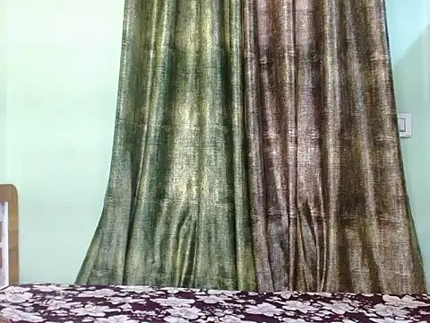 Snapshot of LIZNA_0 chatting on April 3, 2026, 2:53 am LIZNA 0 online show from April 3, 2026, 2:53 am