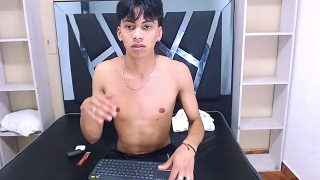 sebas twink7 online show from February 8, 2026, 3:43 am