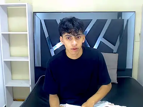 sebas twink7 online show from February 13, 2026, 3:35 am