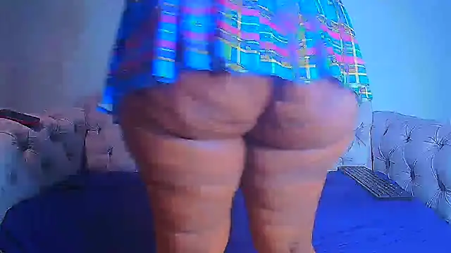 CreamyCurves online show from May 31, 2026, 6:09 pm