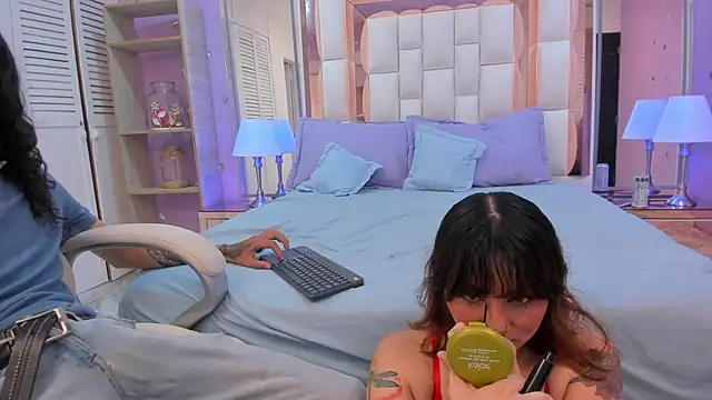 Goldentemptation  online show from May 9, 2026, 7:52 pm