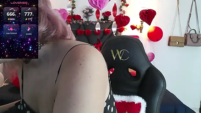 Snapshot of Sharma_Amayra chatting on February 13, 2026, 7:43 pm Sharma Amayra online show from February 13, 2026, 7:43 pm