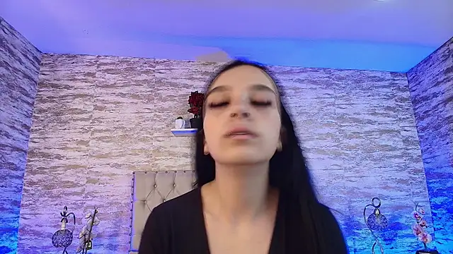 Elizabeth Ferrer online show from March 30, 2026, 12:28 pm