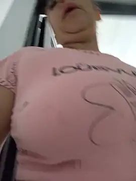 Snapshot of -Serena_ chatting on July 4, 2026, 1:28 pm -Serena online show from July 4, 2026, 1:28 pm