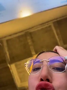 Arya    online show from April 17, 2026, 10:57 pm