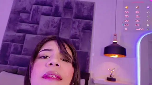 Pikayle online show from April 13, 2026, 10:04 pm