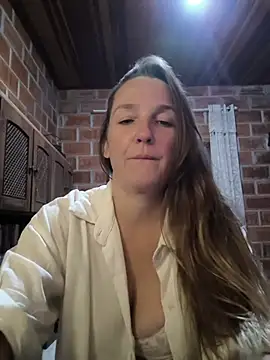 Snapshot of Loirinha_surf chatting on February 21, 2026, 7:31 am Loirinha surf online show from February 21, 2026, 7:31 am