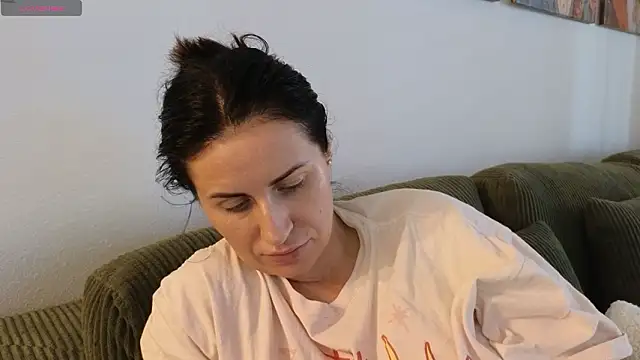 Snapshot of ViolettBaby chatting on February 8, 2026, 6:22 pm ViolettBaby online show from February 8, 2026, 6:22 pm