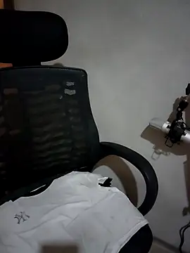 aki zz69 online show from February 5, 2026, 12:48 am