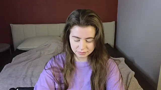 LovingWhisperr online show from April 8, 2026, 1:16 am