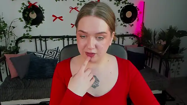 Snapshot of RachelDiRose chatting on February 25, 2026, 3:54 pm RachelDiRose online show from February 25, 2026, 3:54 pm