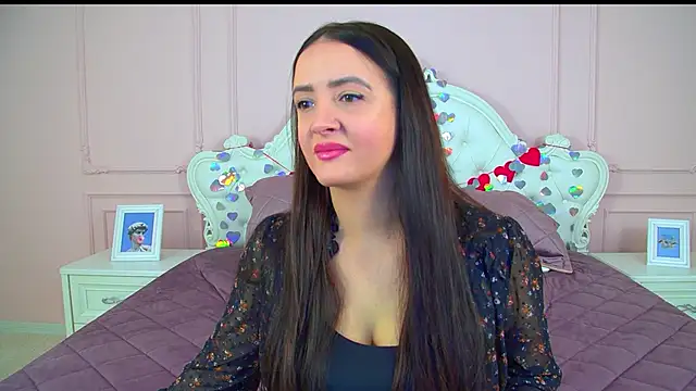 Snapshot of ElinaBellucci chatting on February 16, 2026, 4:30 am ElinaBellucci online show from February 16, 2026, 4:30 am