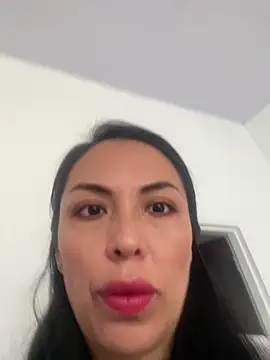 Snapshot of Emma_Sanz__ chatting on March 21, 2026, 1:37 pm Emma Sanz online show from March 21, 2026, 1:37 pm