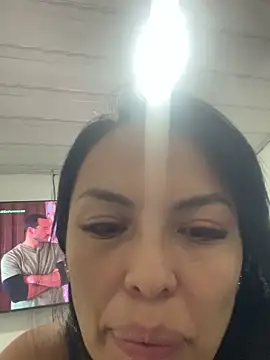 Snapshot of Emma_Sanz__ chatting on April 14, 2026, 4:18 am Emma Sanz online show from April 14, 2026, 4:18 am