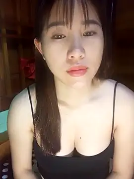 Yui-Ch1682 online show from February 20, 2026, 12:29 am