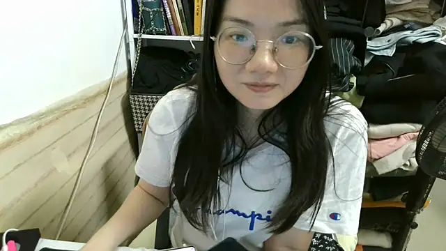 Snapshot of xiaoxiaowan11 chatting on April 7, 2026, 12:05 pm xiaoxiaowan11 online show from April 7, 2026, 12:05 pm