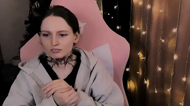 Onyxix online show from February 13, 2026, 5:53 pm