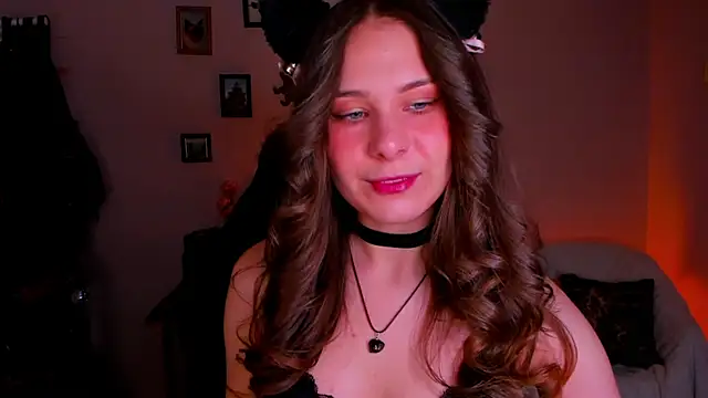 LanaLovely online show from May 8, 2026, 6:19 am