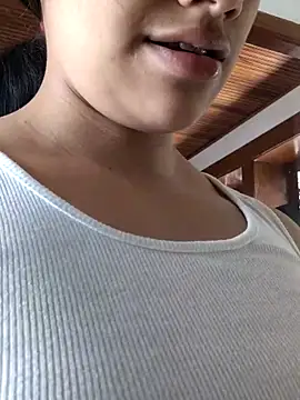 Snapshot of Julieta_Parker chatting on February 22, 2026, 4:05 pm Julieta Parker online show from February 22, 2026, 4:05 pm