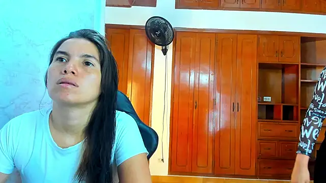 Emily and Soffy online show from April 18, 2026, 1:04 pm