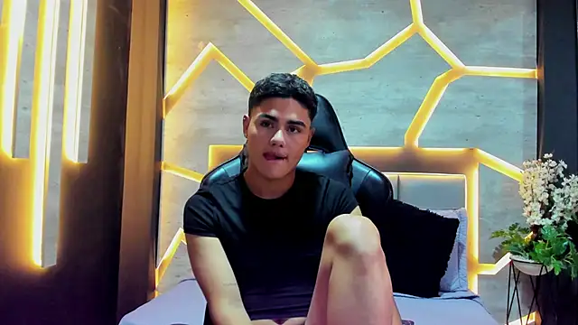 Snapshot of FemNoa chatting on February 18, 2026, 5:31 pm FemNoa online show from February 18, 2026, 5:31 pm