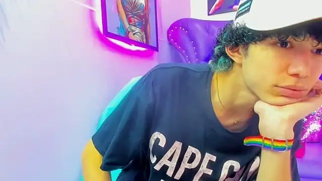 Snapshot of thanier_18 chatting on February 7, 2026, 7:50 pm thanier 18 online show from February 7, 2026, 7:50 pm