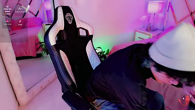 Snapshot of thanier_18 chatting on February 24, 2026, 7:34 pm thanier 18 online show from February 24, 2026, 7:34 pm