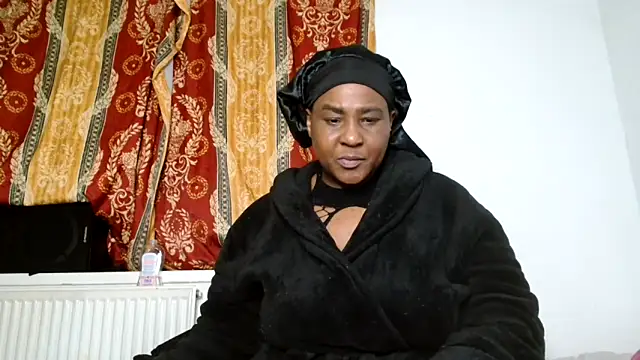 Snapshot of CurvySashia chatting on March 2, 2026, 12:13 am CurvySashia online show from March 2, 2026, 12:13 am