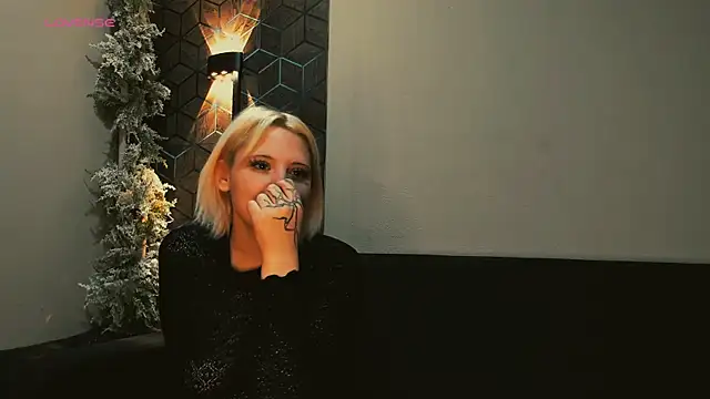 ImNysha online show from April 18, 2026, 10:52 am