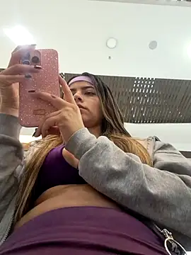  as una77 online show from April 8, 2026, 9:48 pm