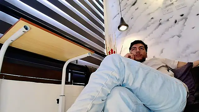 Snapshot of Max_Hornye chatting on February 21, 2026, 7:15 pm Max Hornye online show from February 21, 2026, 7:15 pm