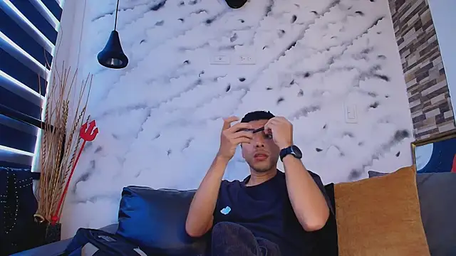 Max Hornye online show from March 19, 2026, 6:34 pm