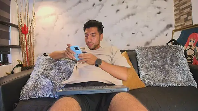 Max Hornye online show from April 10, 2026, 6:34 pm