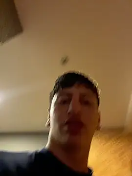 ARON LUXX online show from June 14, 2026, 4:42 pm