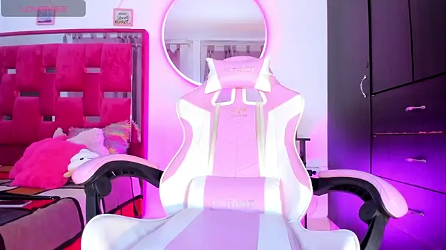 isabellalovestory online show from June 11, 2026, 12:32 am