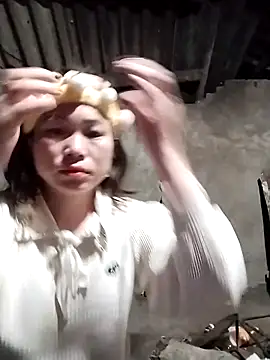 Snapshot of cong1122 chatting on February 22, 2026, 6:39 pm cong1122 online show from February 22, 2026, 6:39 pm