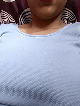 komalsharma99 online show from May 7, 2026, 5:07 pm