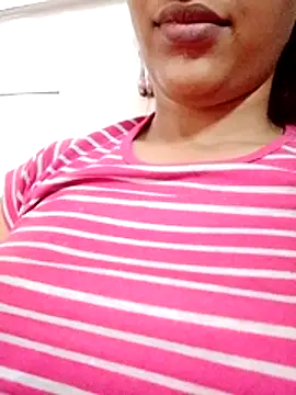 komalsharma99 online show from June 24, 2026, 5:39 am