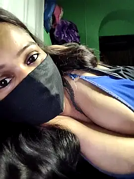 Snapshot of V-Hot-Suity chatting on April 23, 2026, 11:18 pm V-Hot-Suity online show from April 23, 2026, 11:18 pm