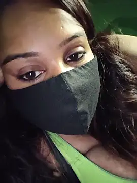 V-Hot-Suity online show from June 17, 2026, 10:10 pm