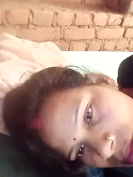 Snapshot of Hot_ree64 chatting on March 8, 2026, 9:57 am Hot ree64 online show from March 8, 2026, 9:57 am