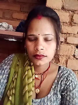 Snapshot of Hot_ree64 chatting on March 31, 2026, 10:48 am Hot ree64 online show from March 31, 2026, 10:48 am